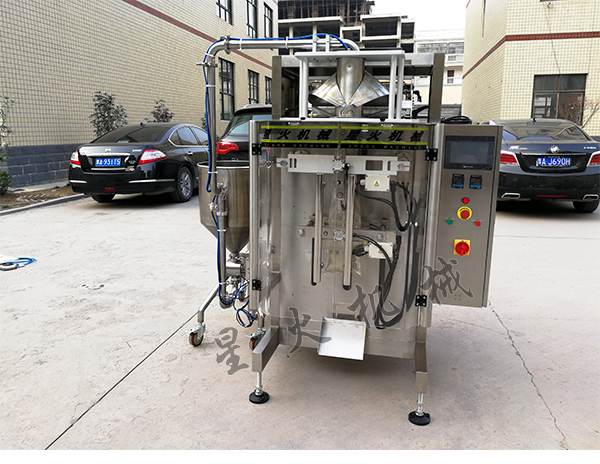 醬料自動(dòng)包裝機(jī)一步一個(gè)腳印(圖1) 醬料自動(dòng)包裝機(jī)一步一個(gè)腳印(圖1)