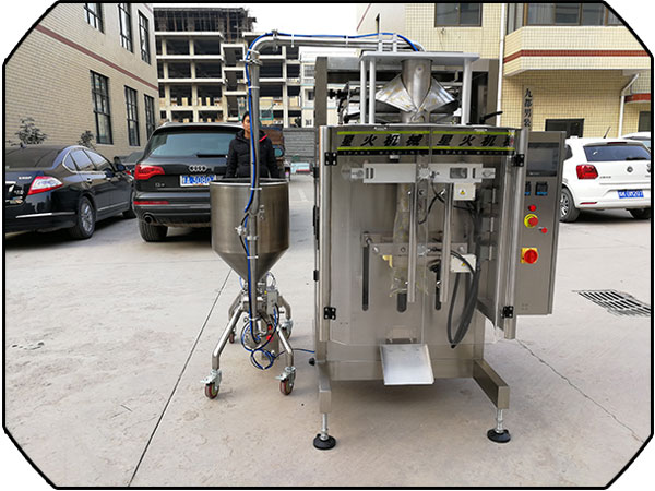 多功能辣椒醬料包裝機(jī)械出現(xiàn)故障怎么解決(圖1) 多功能辣椒醬料包裝機(jī)械出現(xiàn)故障怎么解決(圖1)