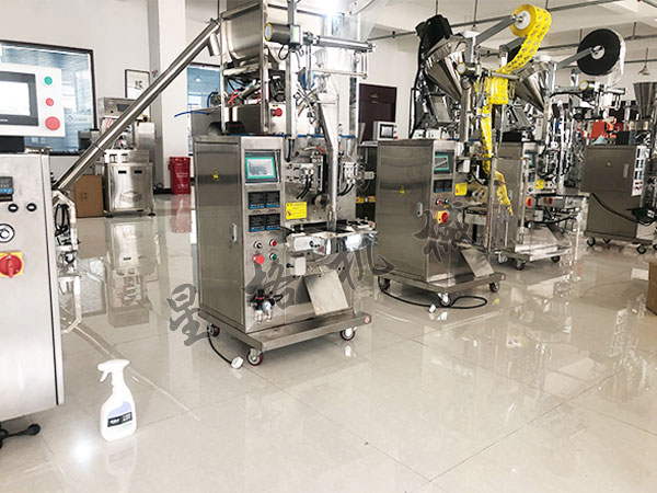 小型食品醬料包裝機正確調試技巧(圖1) 小型食品醬料包裝機正確調試技巧(圖1)