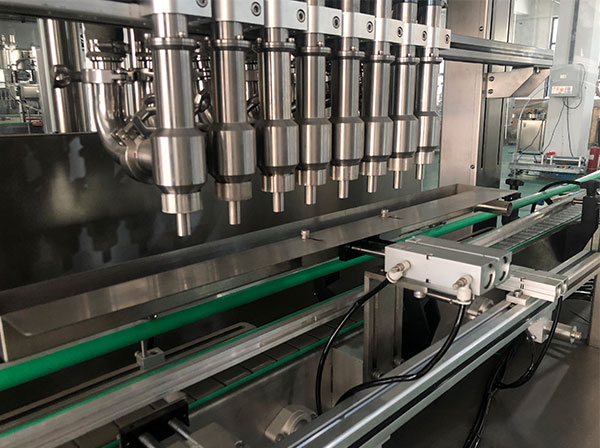 大型濃稠醬料灌裝生產(chǎn)線實現(xiàn)高效率的原因(圖1) 大型濃稠醬料灌裝生產(chǎn)線實現(xiàn)高效率的原因(圖1)