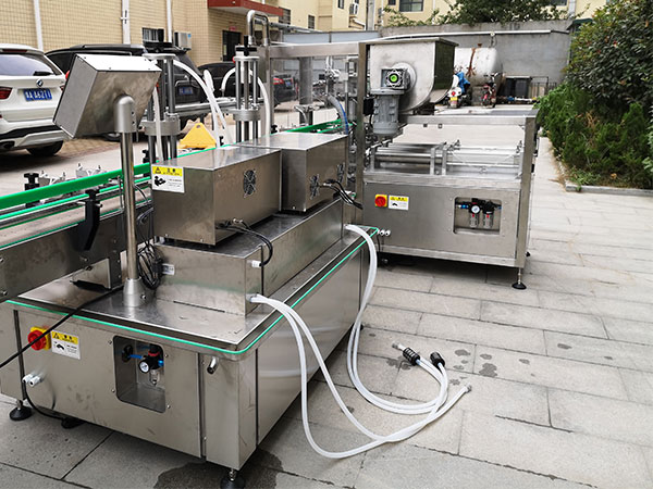 紅燒醬汁灌裝機械有幾種操作方法(圖2) 紅燒醬汁灌裝機械有幾種操作方法(圖2)