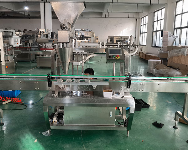 小型食品醬料灌裝生產(chǎn)線需要什么機(jī)器設(shè)備組成(圖1) 小型食品醬料灌裝生產(chǎn)線需要什么機(jī)器設(shè)備組成(圖1)