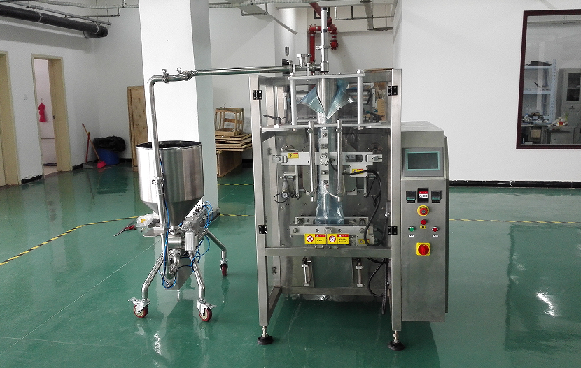 火鍋底料自動(dòng)化醬料包裝機(jī)多樣化發(fā)展,提高經(jīng)濟(jì)效益(圖1) 火鍋底料自動(dòng)化醬料包裝機(jī)多樣化發(fā)展,提高經(jīng)濟(jì)效益(圖1)