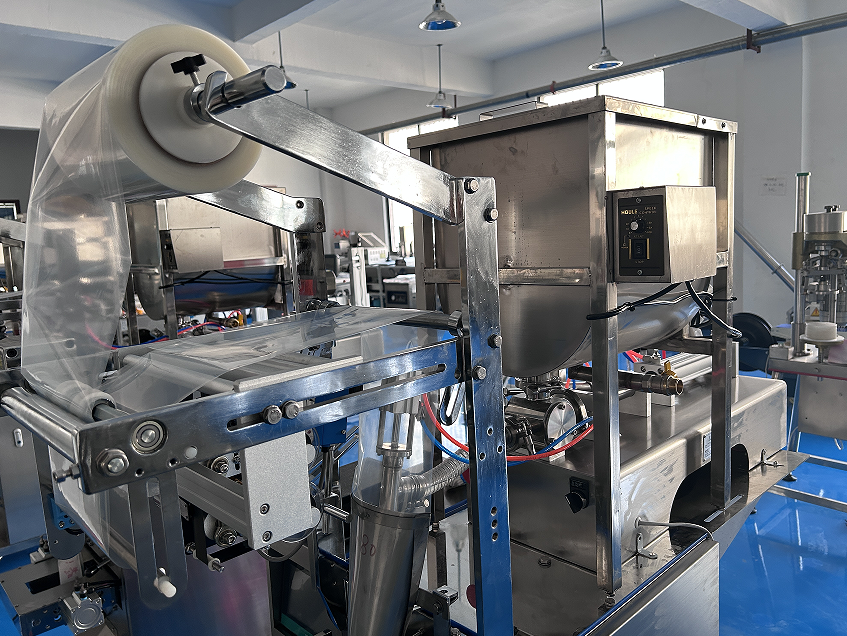 方便面醬料包裝機(jī)為您帶來(lái)品質(zhì)升級(jí)(圖2) 方便面醬料包裝機(jī)為您帶來(lái)品質(zhì)升級(jí)(圖2)